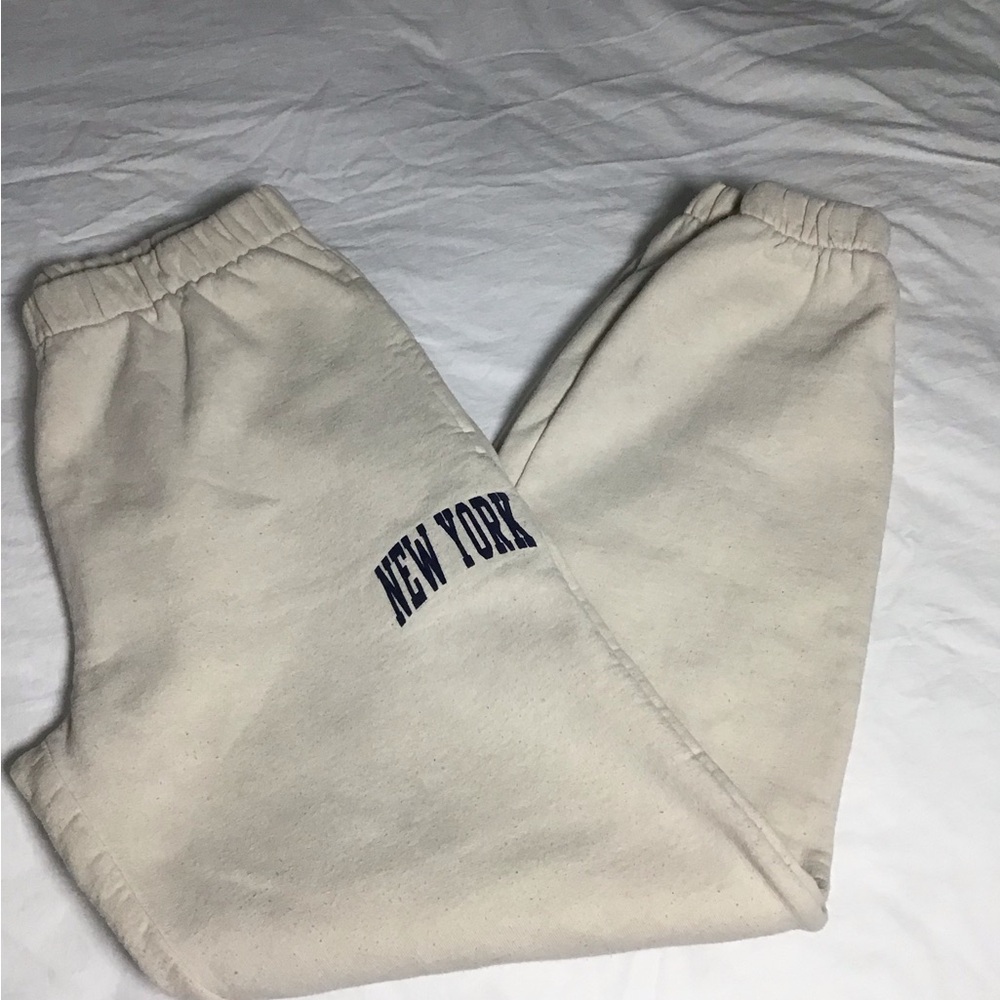 Brandy Melville John Galt Cream Jogger Sweatpants with New York Print O/S Italy